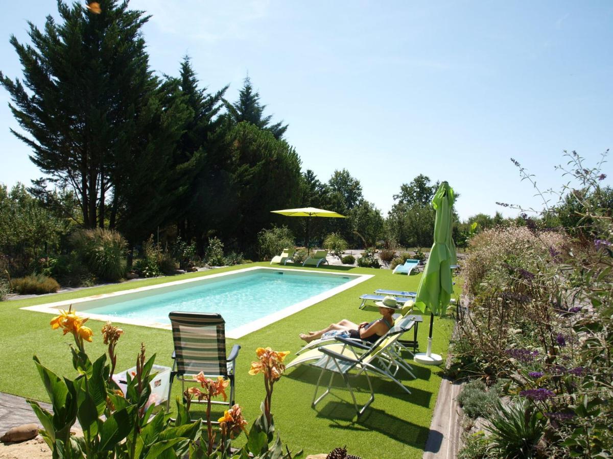 Cozy Cottage In Aquitaine With Private Swimming Pool Peyzac-le-Moustier Kültér fotó